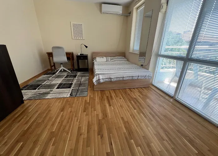 Apartment Breeze Reunion *